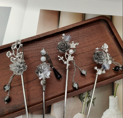 Vintage Handcrafted Ink Floral Tassel Hairpin